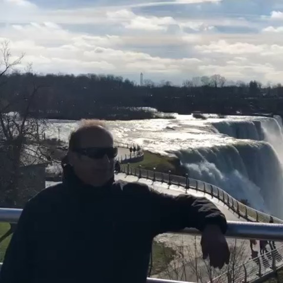 Meet your Posher, Bes - Picture 1 of 1